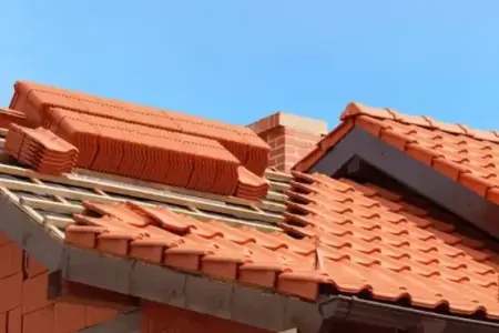 Pose et rénovation de toiture en tuiles à Queyrac